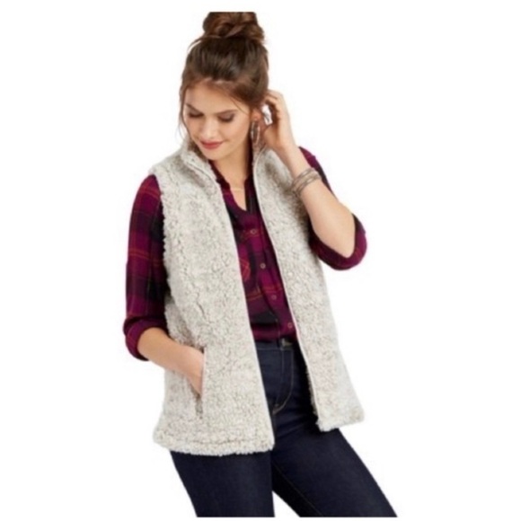 MAURICES Grey Soft Sherpa Fuzzy Vest - Picture 2 of 5